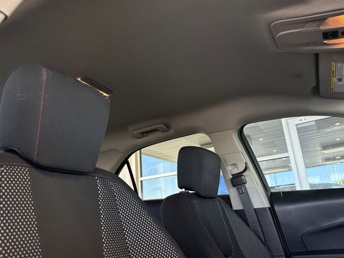 Used 2012 Chevrolet Equinox LT w/ Driver Convenience Package FWD image 17