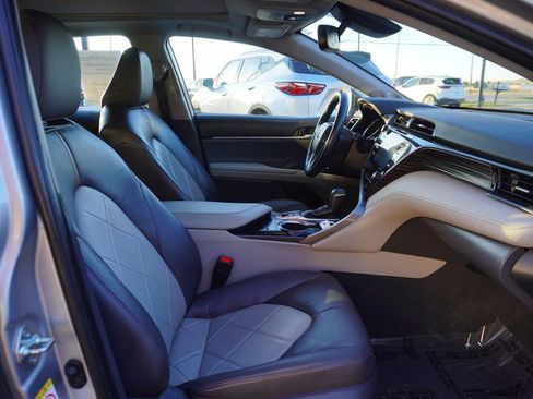 Used 2019 Toyota Camry XLE image 30