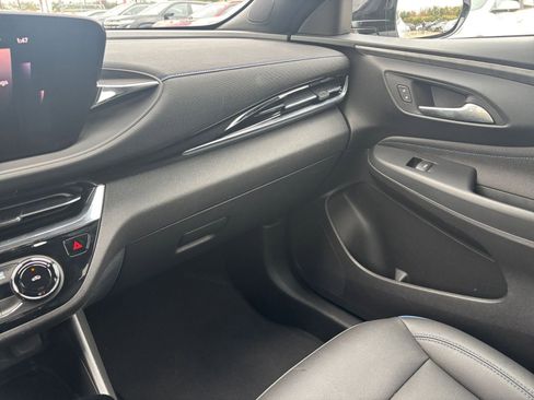 Used 2025 Buick Envista Sport Touring image 33