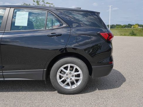 Used 2022 Chevrolet Equinox LS AWD/4WD image 12