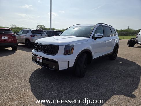 Used 2025 Kia Telluride SX X-Line AWD/4WD image 3