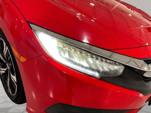 Used 2017 Honda Civic Touring image 31