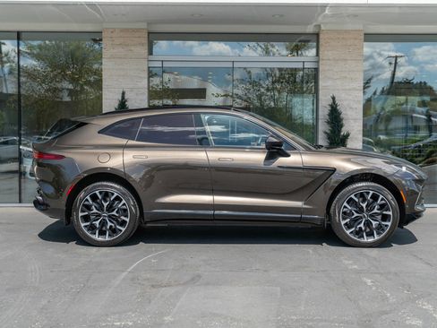 Used 2021 Aston Martin DBX image 55