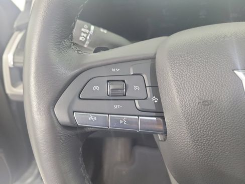 Used 2025 Cadillac XT4 Premium Luxury FWD image 21