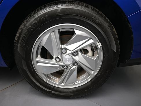 Certified 2025 Hyundai Elantra SE w/ Cargo Package FWD image 15
