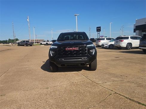 New 2025 GMC Canyon Elevation w/ Convenience Package image 2