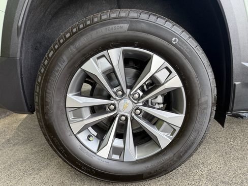 New 2026 Chevrolet Equinox LT w/ Convenience Package II AWD/4WD image 35