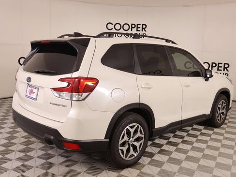 Used 2024 Subaru Forester Premium AWD/4WD image 21