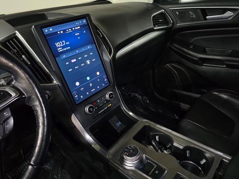 Used 2022 Ford Edge Titanium image 28