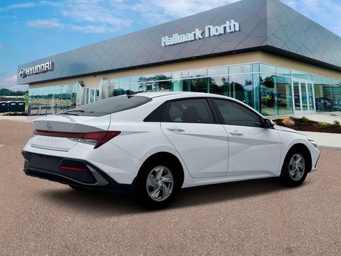 New 2026 Hyundai Elantra SE FWD image 8