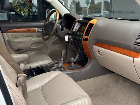 Used 2004 Lexus GX 470 image 17