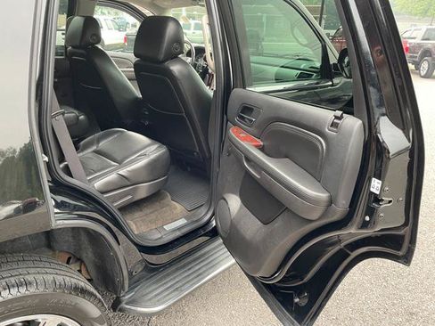 Used 2008 Cadillac Escalade AWD image 25