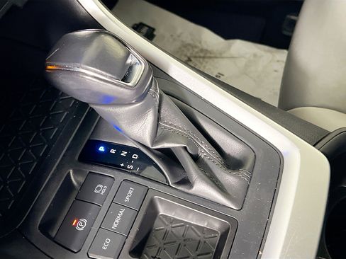 Used 2023 Toyota RAV4 XLE Premium image 25