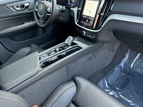 New 2026 Volvo V60 B5 Cross Country Ultra w/ Climate Package AWD/4WD image 15