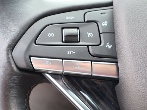 Certified 2023 Cadillac XT6 Premium Luxury AWD/4WD image 25