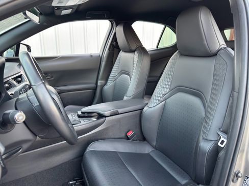 Used 2022 Lexus UX 200 image 36