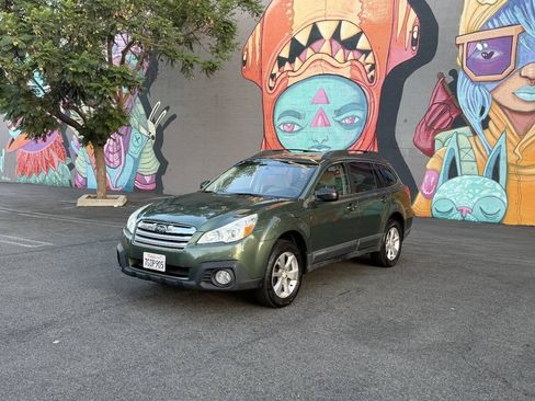 Used 2014 Subaru Outback 2.5i w/ Alloy Wheel Package AWD/4WD image 1