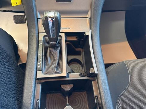 Used 2015 Ford Taurus SEL image 22