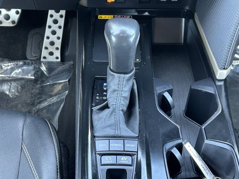 Used 2025 Toyota Camry SE FWD image 18
