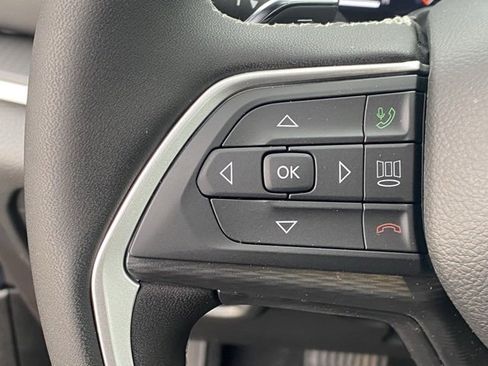 New 2025 Jeep Grand Cherokee L Laredo image 17