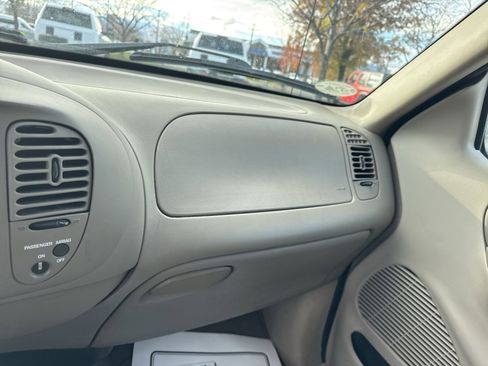 Used 2002 Ford F150 Lariat image 21