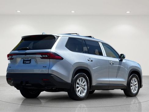 Used 2025 Toyota Grand Highlander AWD image 5