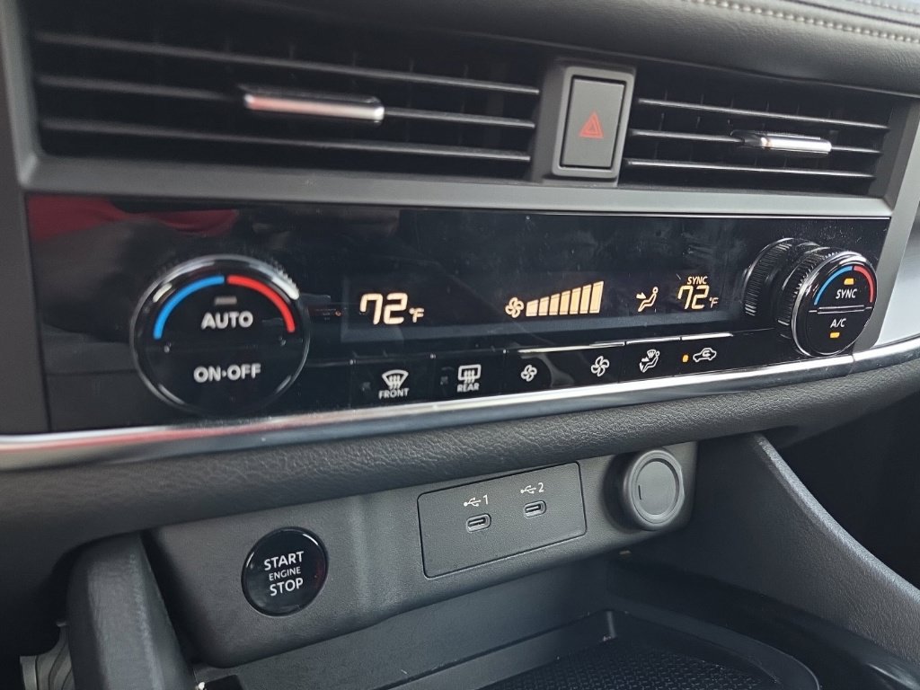 Used 2025 Nissan Rogue SV FWD image 45