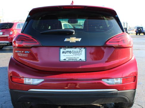 Used 2020 Chevrolet Bolt Premier w/ Infotainment Package image 5