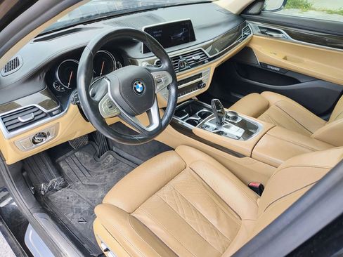 Used 2016 BMW 740i 740i Sedan 4D image 11