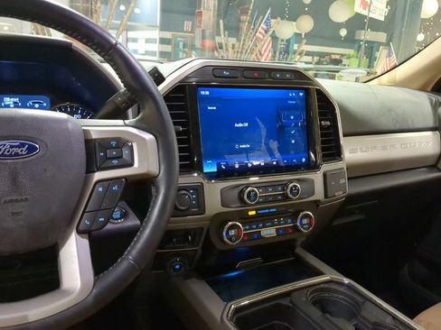 Used 2022 Ford F250 Lariat w/ Lariat Ultimate Package AWD/4WD image 12