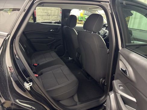 New 2026 Chevrolet Trax LS w/ LS Convenience Package FWD image 13
