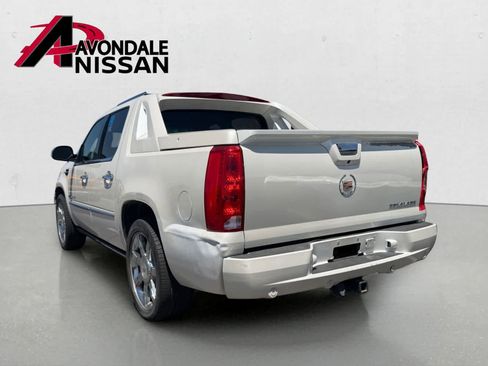Used 2013 Cadillac Escalade EXT Premium AWD/4WD image 3