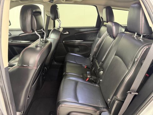 Used 2019 Dodge Journey GT w/ Nav & Sun Group FWD image 25