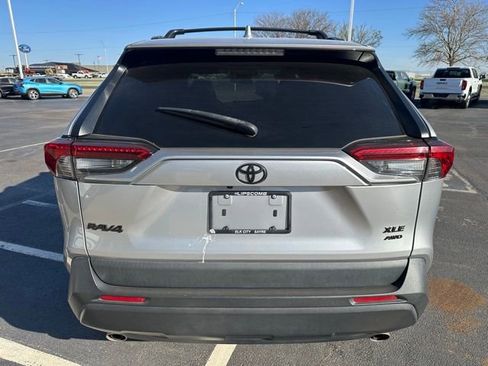 Used 2022 Toyota RAV4 XLE AWD/4WD image 5