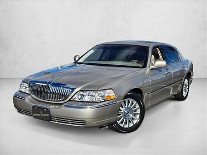 Used 2003 Lincoln Town Car Signature