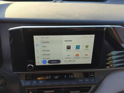 Used 2025 Toyota Camry SE w/ Convenience Package FWD image 20