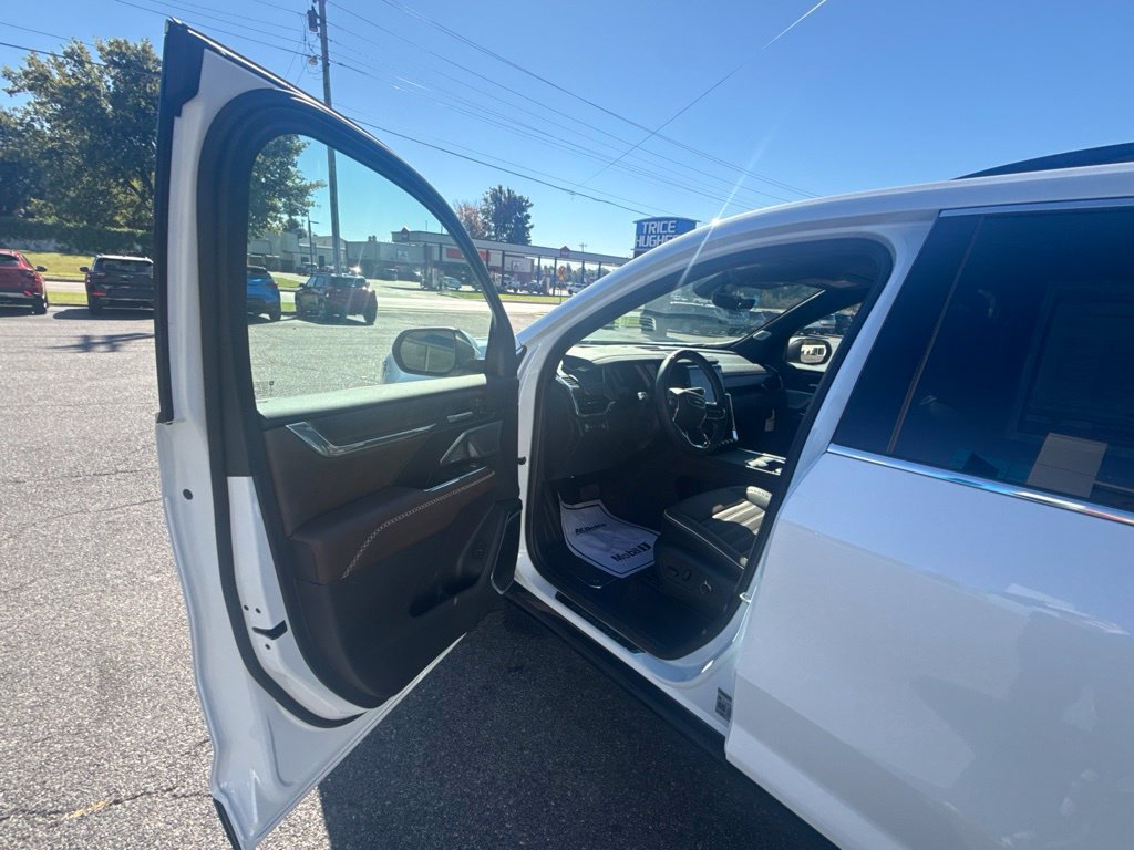 Used 2026 GMC Acadia Denali Ultimate AWD/4WD image 22