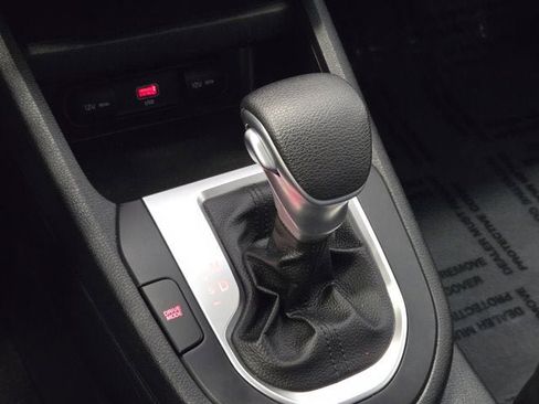 Used 2022 Kia Forte LXS w/ LXS Technology Package image 24