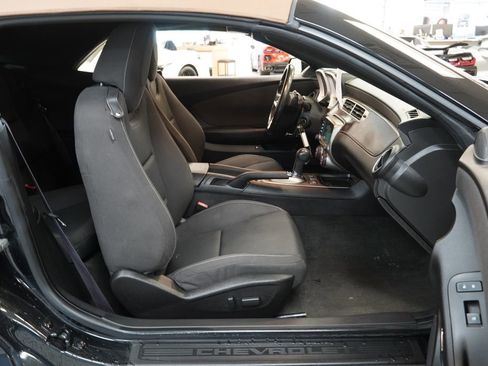 Used 2015 Chevrolet Camaro LT RWD image 18