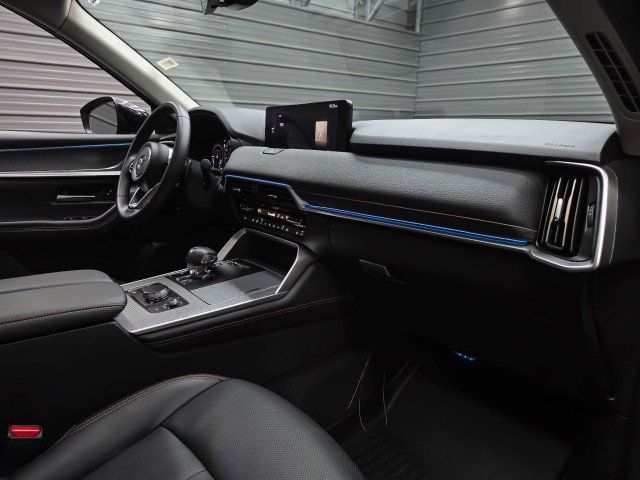 Used 2025 MAZDA CX-90 Plug-In Hybrid w/ Preferred AWD/4WD image 13
