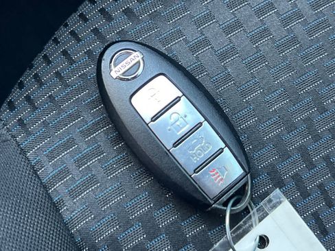 Used 2018 Nissan Sentra SR w/ Technology Package FWD image 28