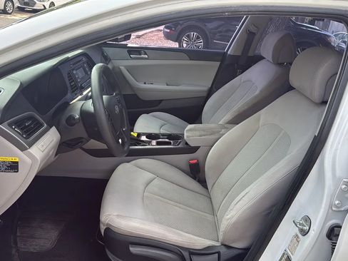 Used 2017 Hyundai Sonata SE FWD image 13