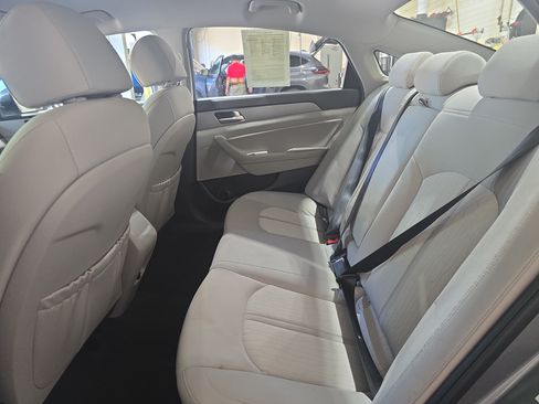 Used 2018 Hyundai Sonata SE FWD image 13