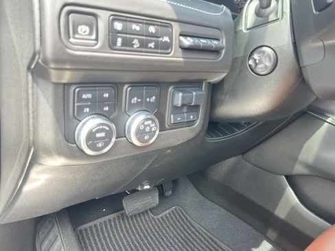 Used 2023 GMC Yukon XL Denali Ultimate AWD/4WD image 38