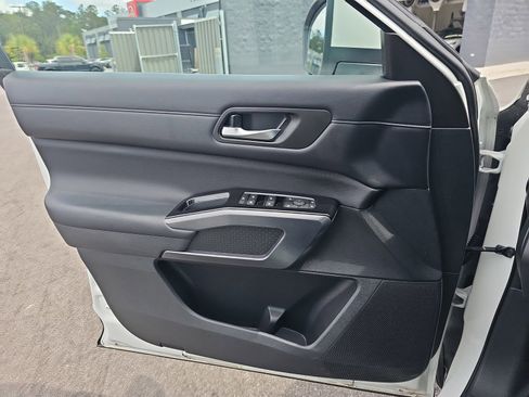 Used 2023 Nissan Pathfinder SL w/ SL Premium Package AWD/4WD image 30