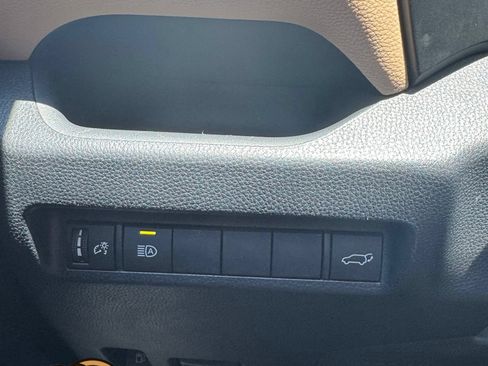 Used 2020 Toyota RAV4 XLE w/ Convenience Package AWD/4WD image 19