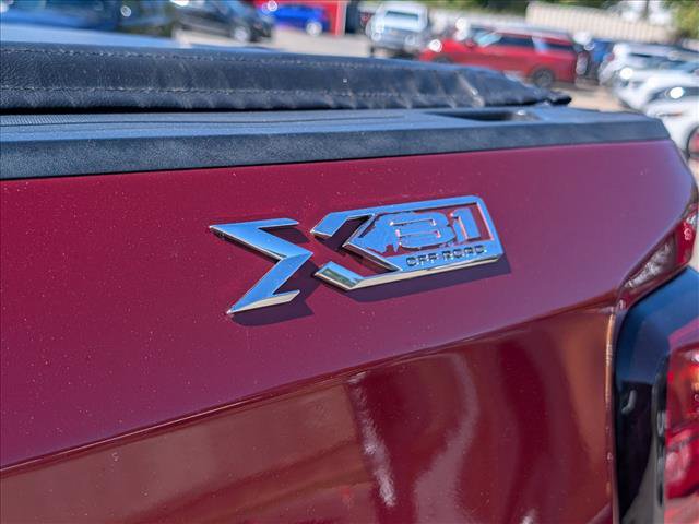 Used 2020 GMC Sierra 1500 SLT w/ SLT Premium Package AWD/4WD image 17
