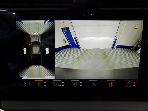 Used 2025 GMC Sierra 2500 AT4X image 27