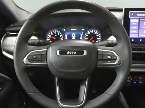 Used 2024 Jeep Compass Latitude AWD/4WD image 18