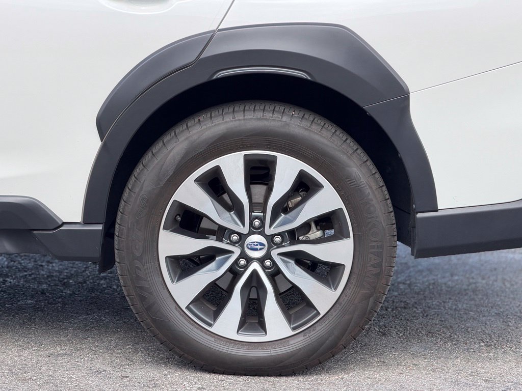 Used 2024 Subaru Outback Touring AWD/4WD image 3
